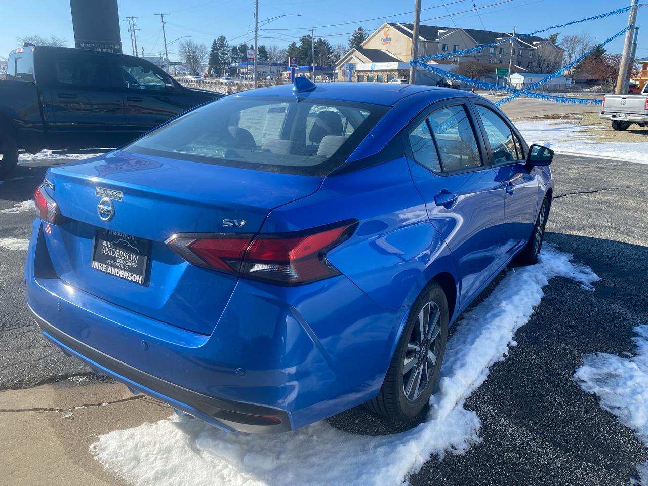 Nissan Versa SV 4D Sedan 2021