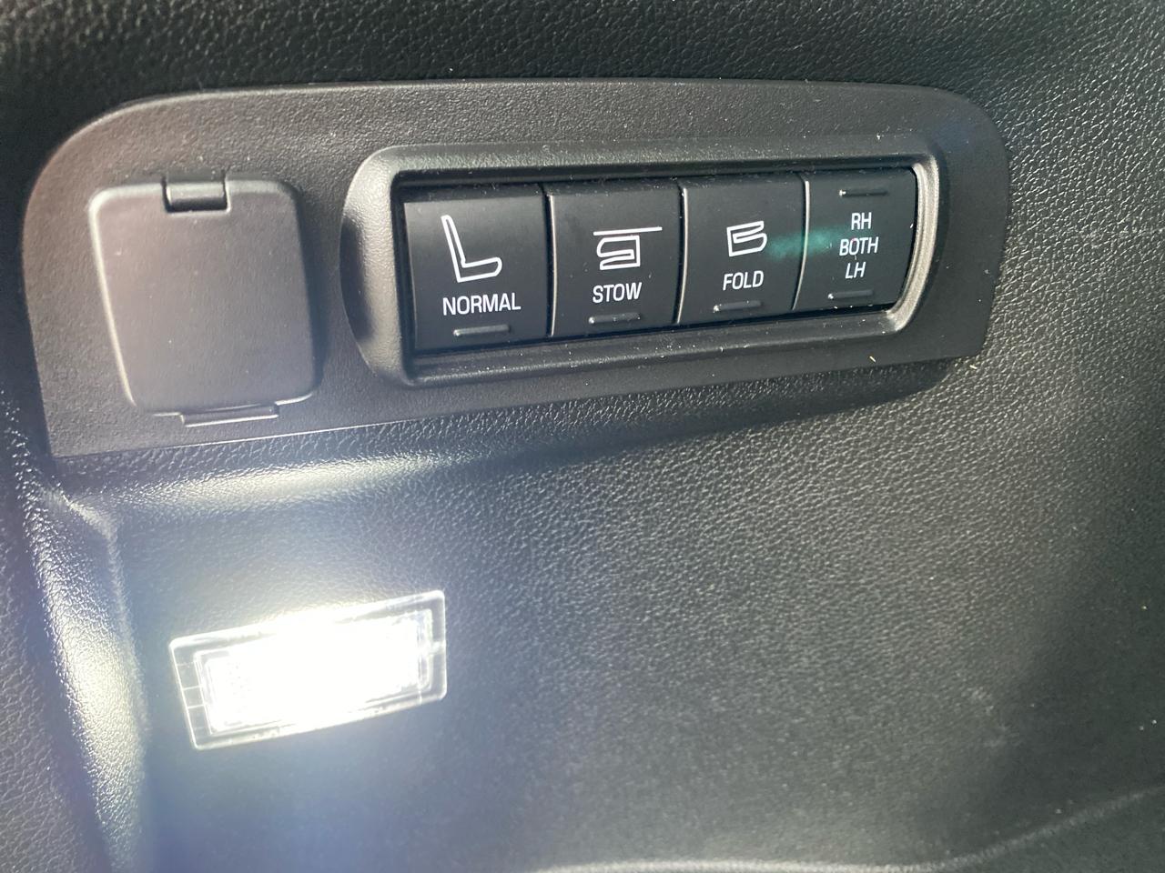 Ford Explorer Sport 4D SUV 4WD 2018