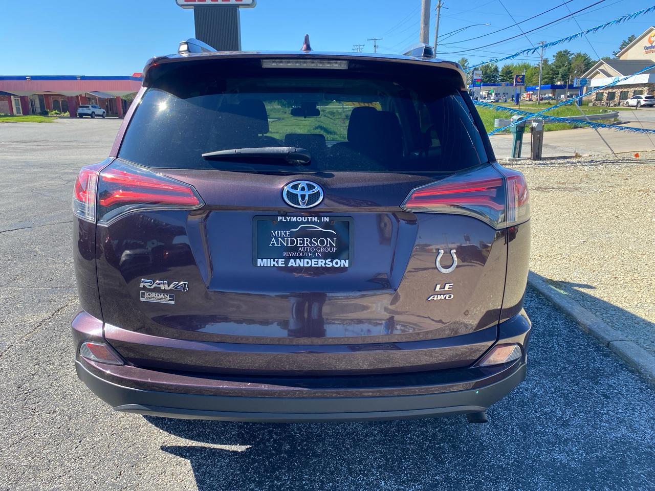 Toyota RAV4 LE 4D SUV AWD 2017
