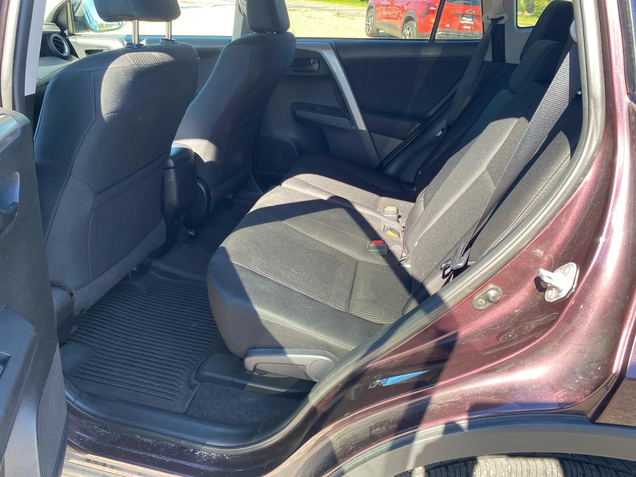Toyota RAV4 LE 4D SUV AWD 2017