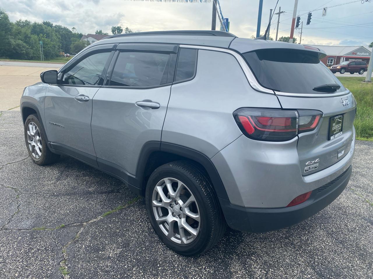 Jeep Compass Latitude LUX 4D SUV 4WD 2022