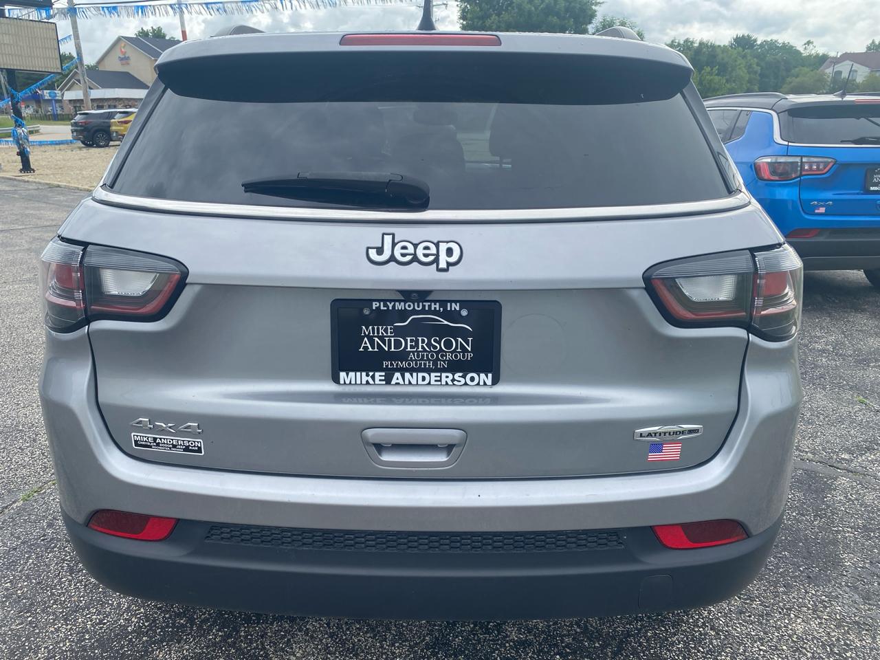 Jeep Compass Latitude LUX 4D SUV 4WD 2022