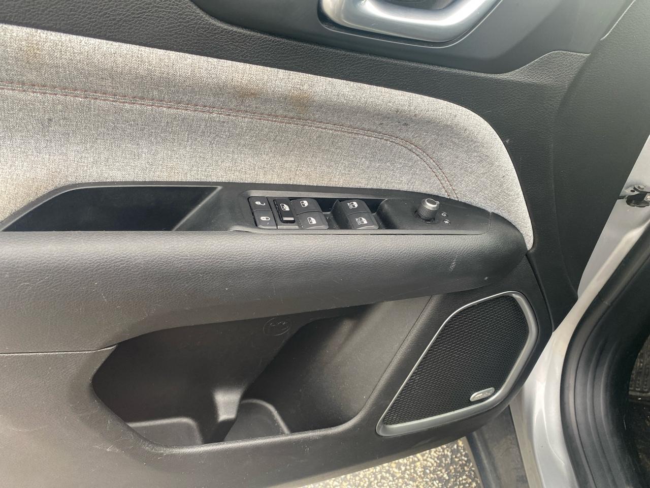 Jeep Compass Latitude LUX 4D SUV 4WD 2022