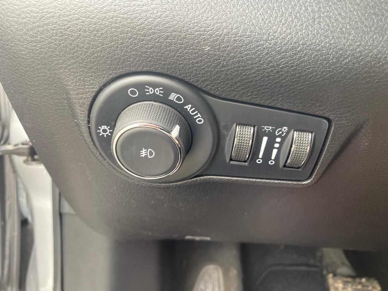 Jeep Compass Latitude LUX 4D SUV 4WD 2022