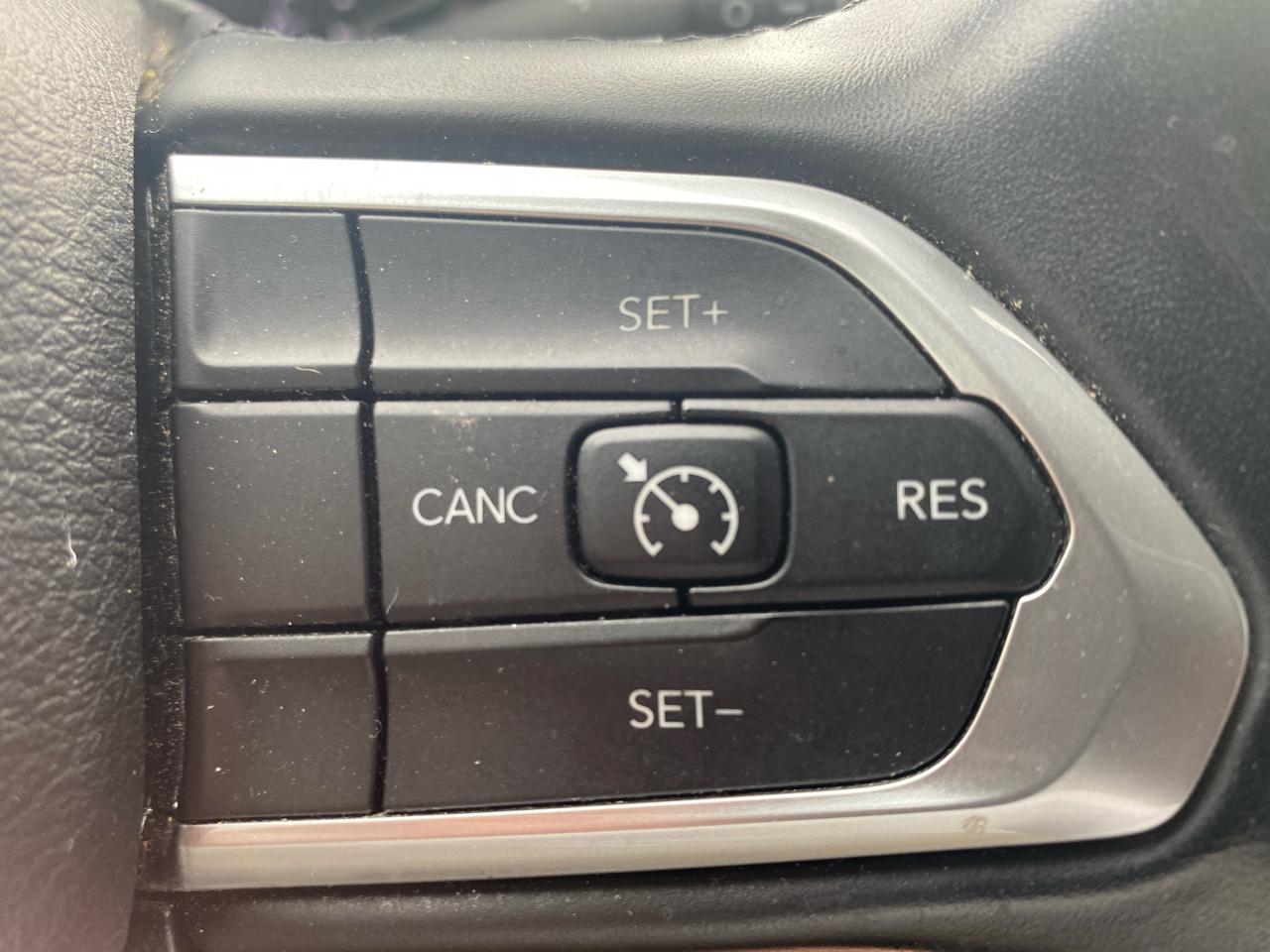 Jeep Compass Latitude LUX 4D SUV 4WD 2022