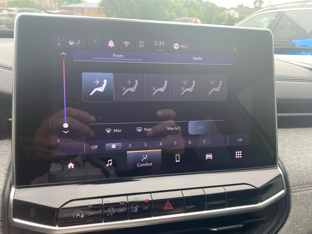 Jeep Compass Latitude LUX 4D SUV 4WD 2022