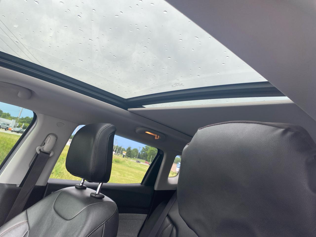 Jeep Compass Latitude LUX 4D SUV 4WD 2022