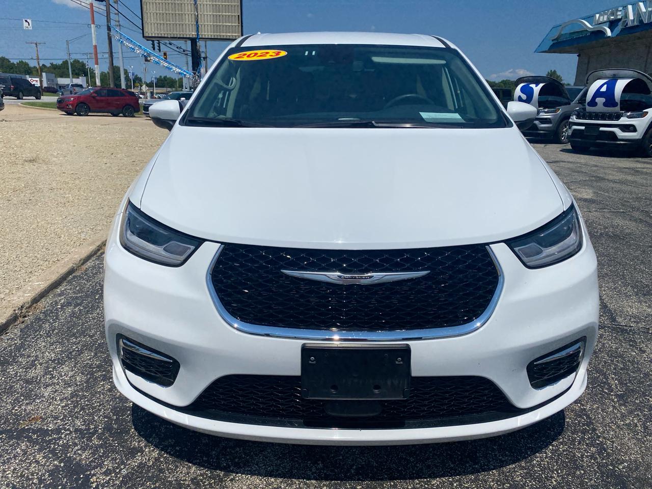 Chrysler Pacifica Hybrid Touring L FWD 2023