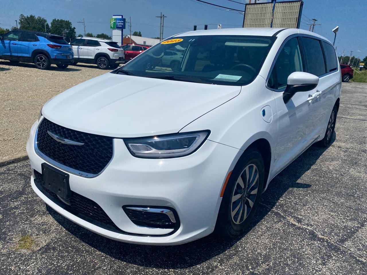 Chrysler Pacifica Hybrid Touring L FWD 2023