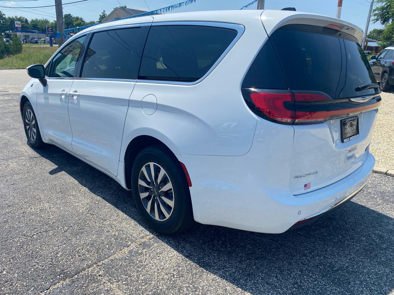 Chrysler Pacifica Hybrid Touring L FWD 2023