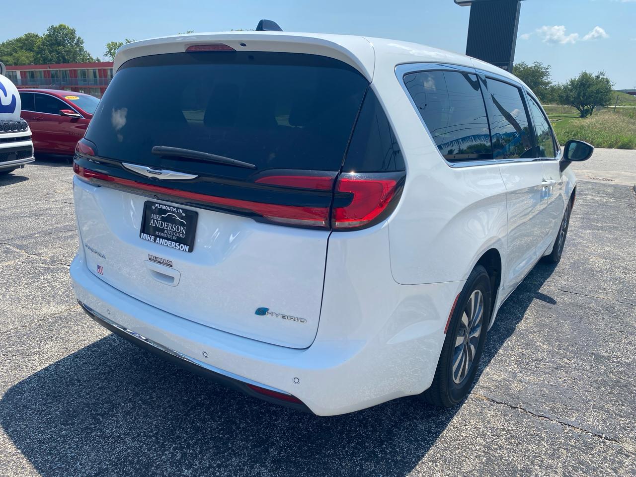 Chrysler Pacifica Hybrid Touring L FWD 2023
