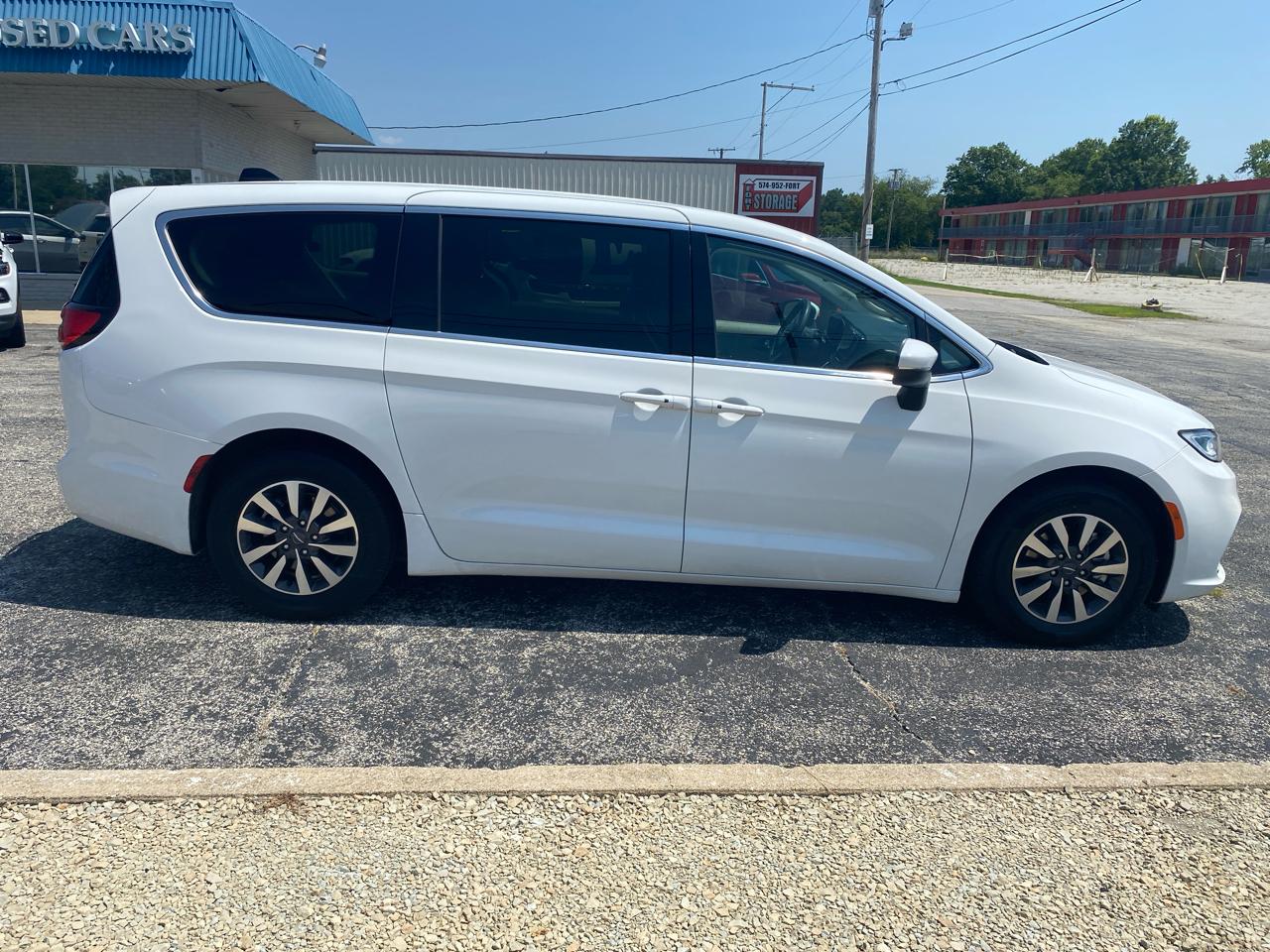 Chrysler Pacifica Hybrid Touring L FWD 2023