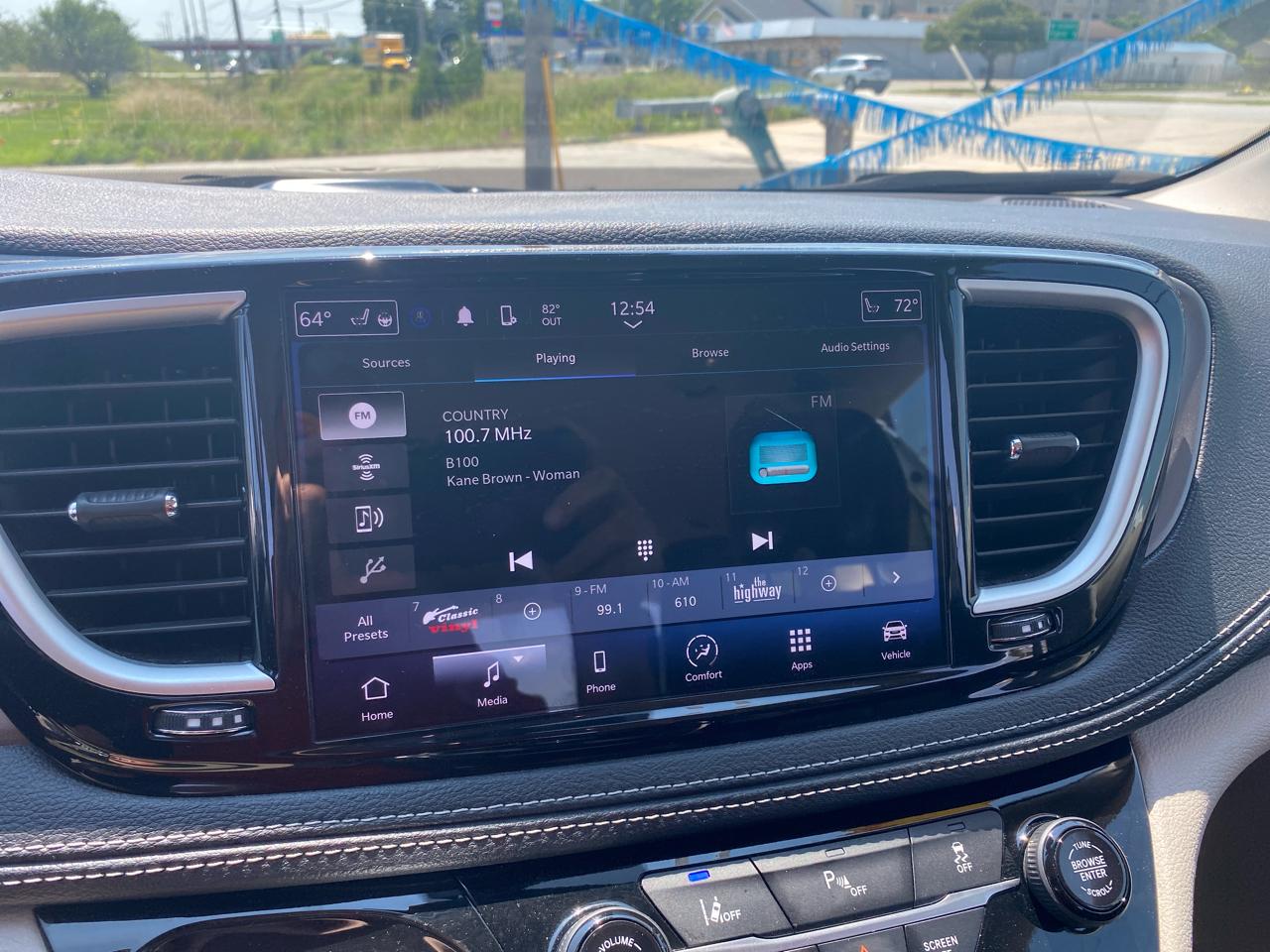 Chrysler Pacifica Hybrid Touring L FWD 2023