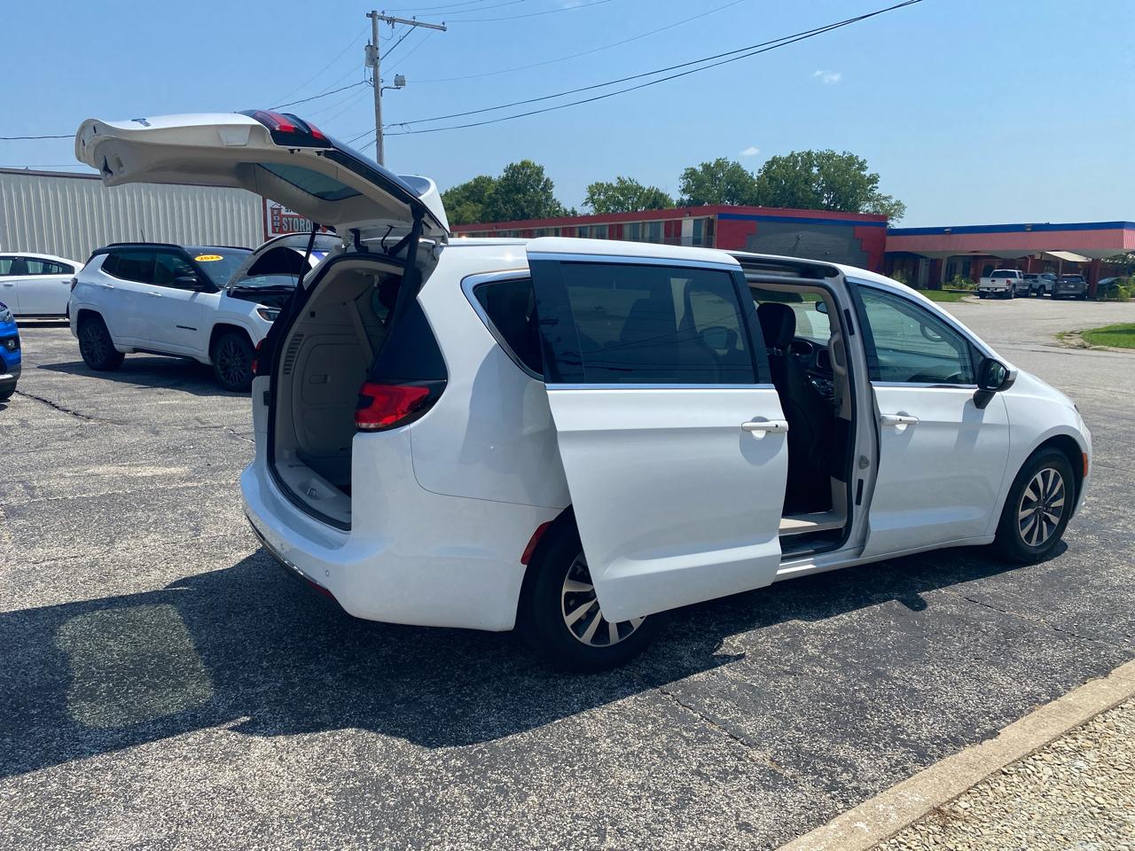 Chrysler Pacifica Hybrid Touring L FWD 2023