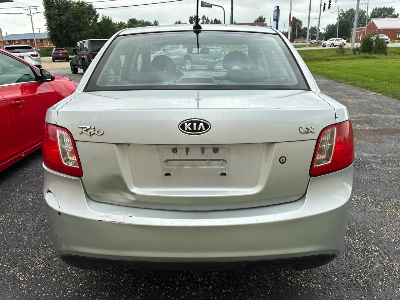 Kia Rio 4dr Sdn LX 2011