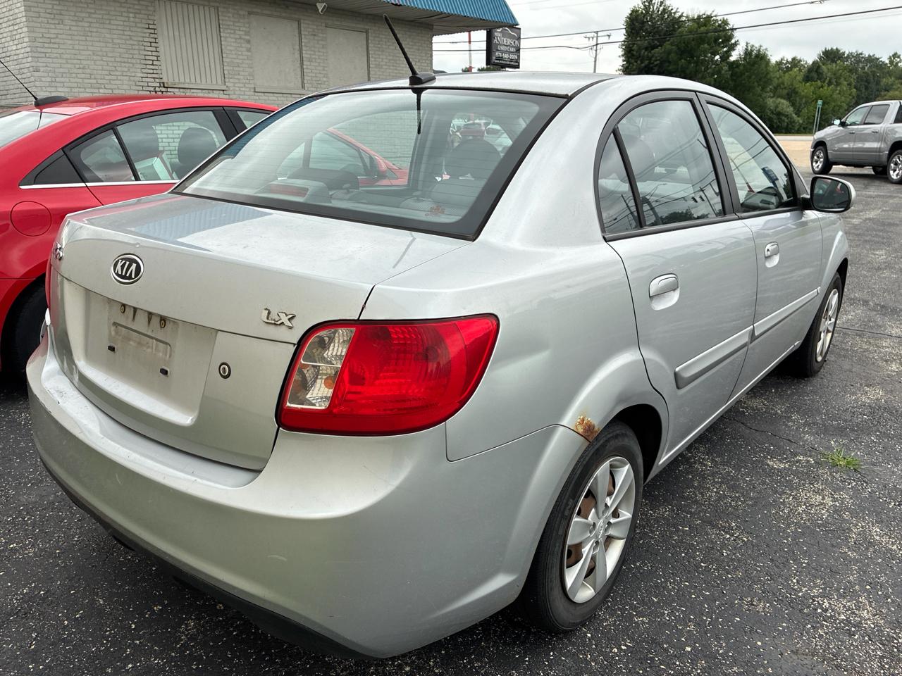 Kia Rio 4dr Sdn LX 2011