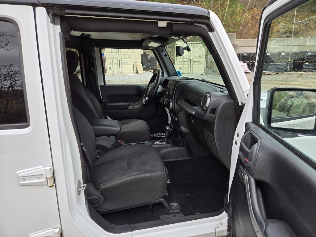 Jeep Wrangler Unlimited Sport 4WD 2015 Jeep Wrangler Unlimited Sport 4WD 2015