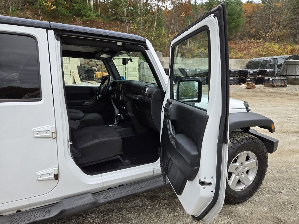 Jeep Wrangler Unlimited Sport 4WD 2015 Jeep Wrangler Unlimited Sport 4WD 2015