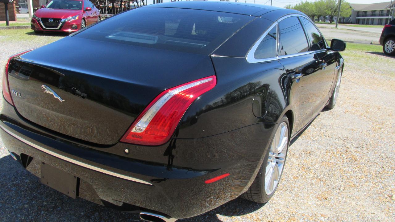 Jaguar XJL  2011