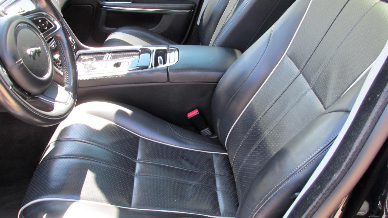 Jaguar XJL  2011