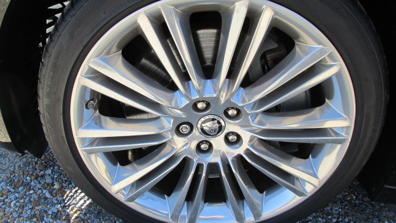 Jaguar XJL  2011
