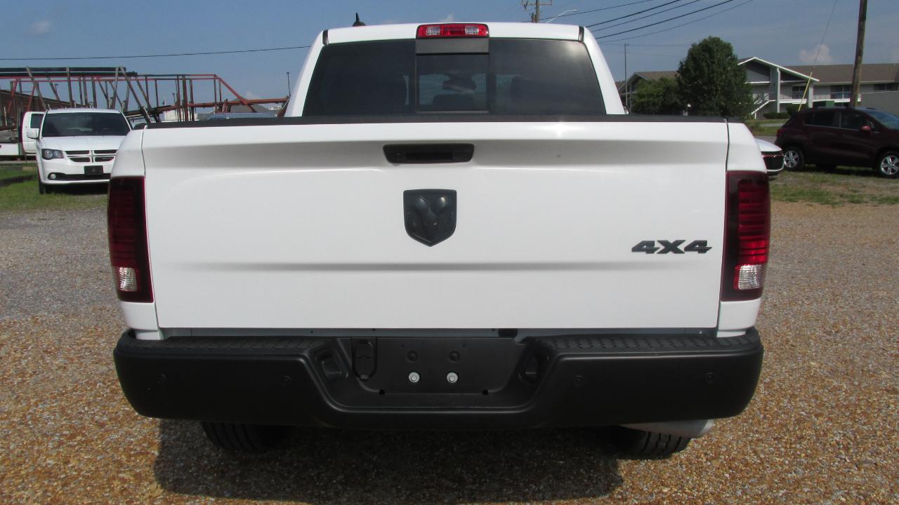 RAM 1500 Classic Tradesman Crew Cab SWB 4WD 2023