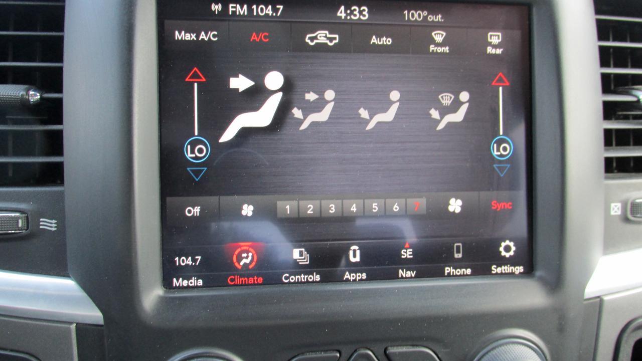 RAM 1500 Classic Tradesman Crew Cab SWB 4WD 2023