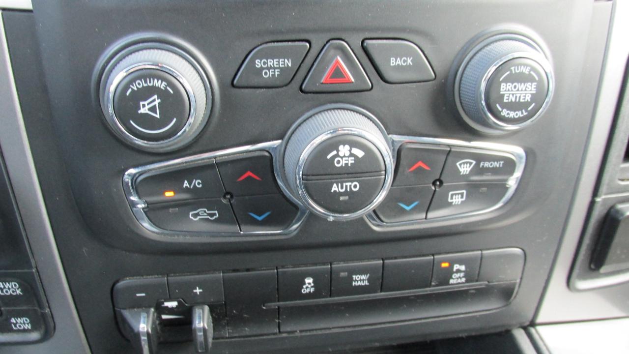 RAM 1500 Classic Tradesman Crew Cab SWB 4WD 2023