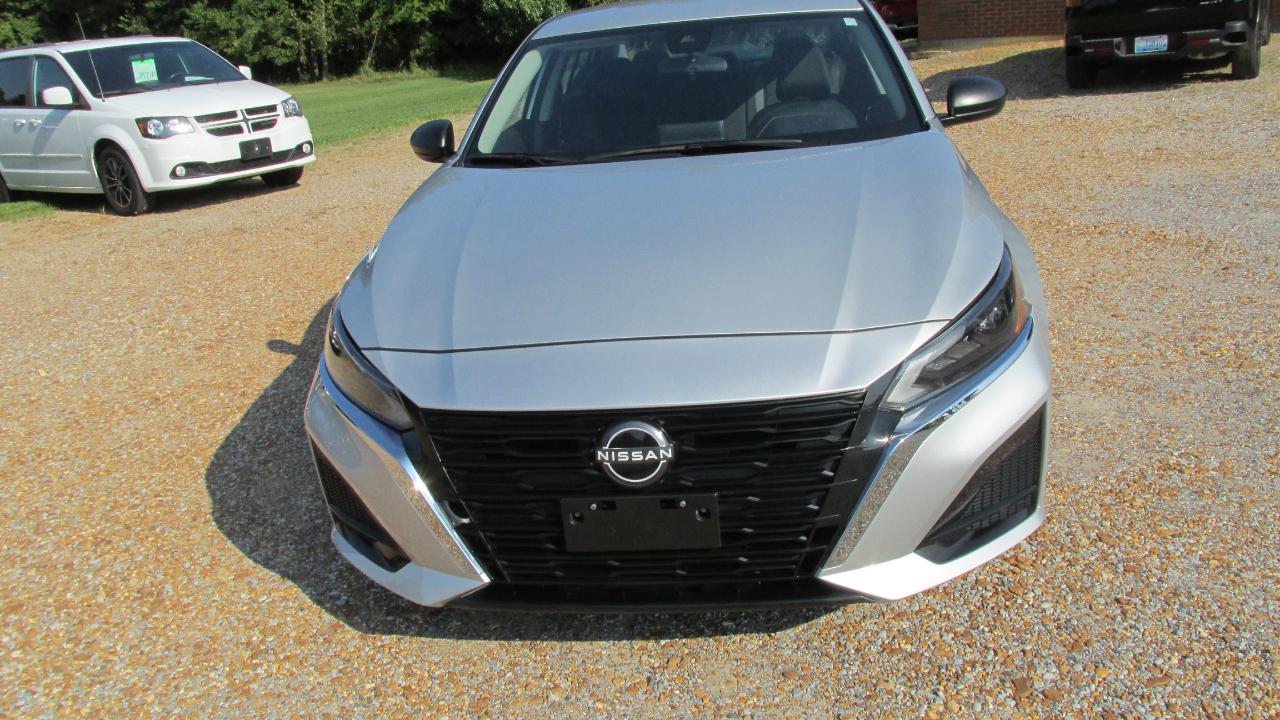 Nissan Altima 2.5 SV 2024