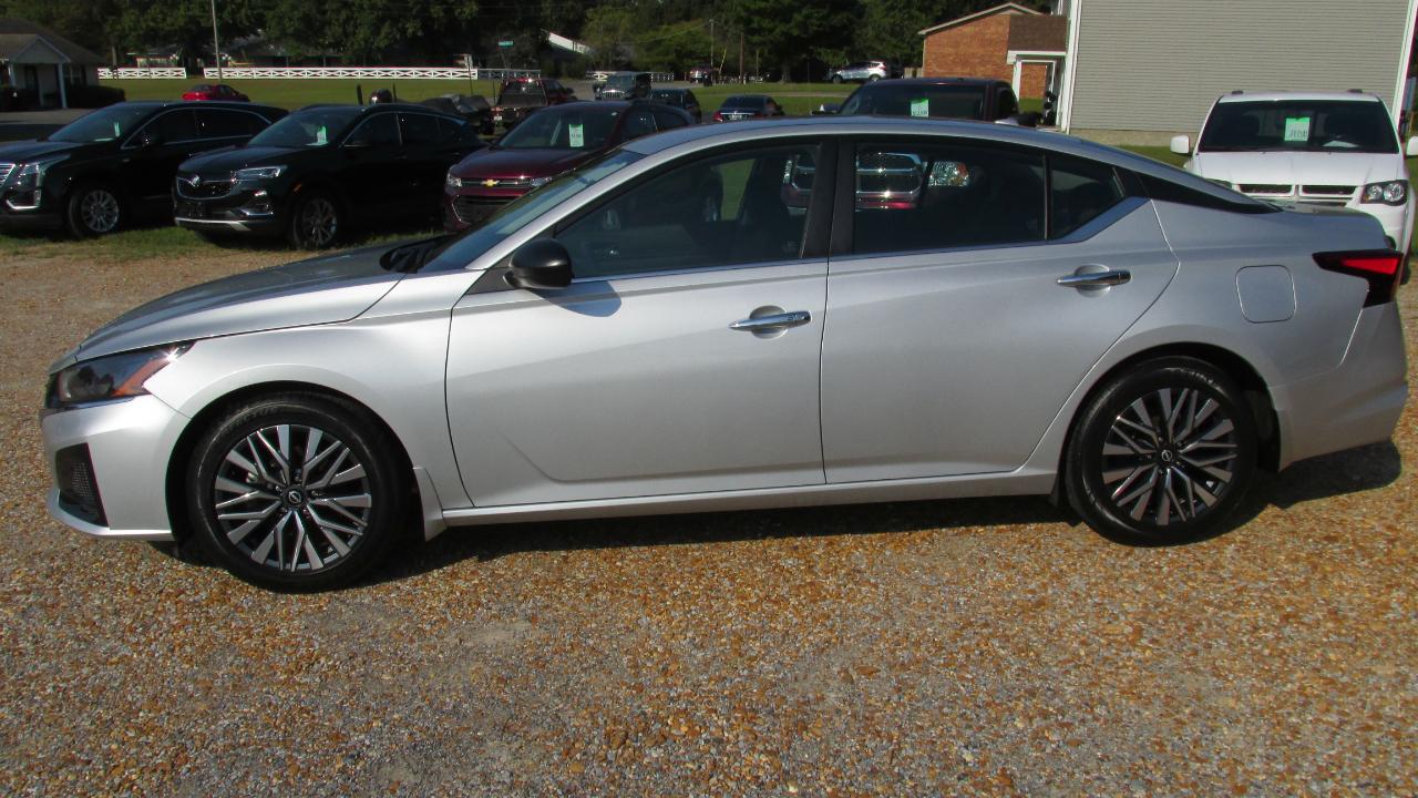 Nissan Altima 2.5 SV 2024