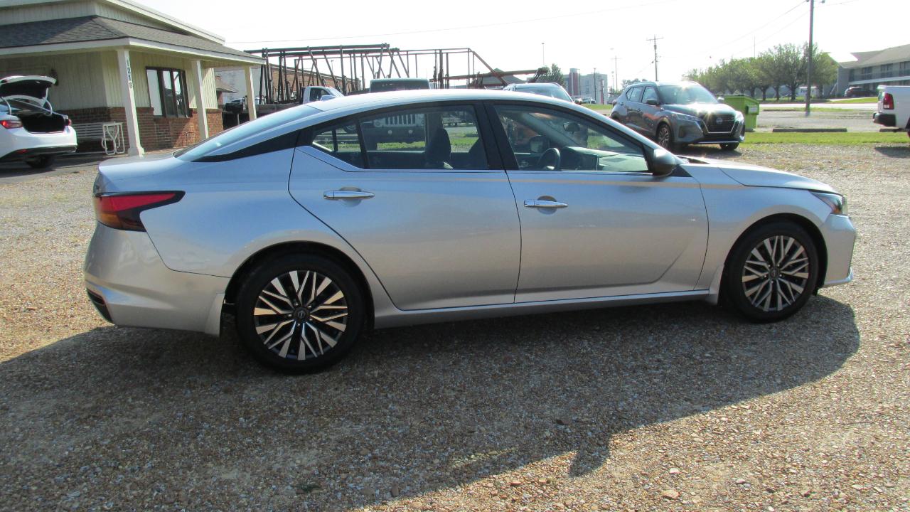 Nissan Altima 2.5 SV 2024