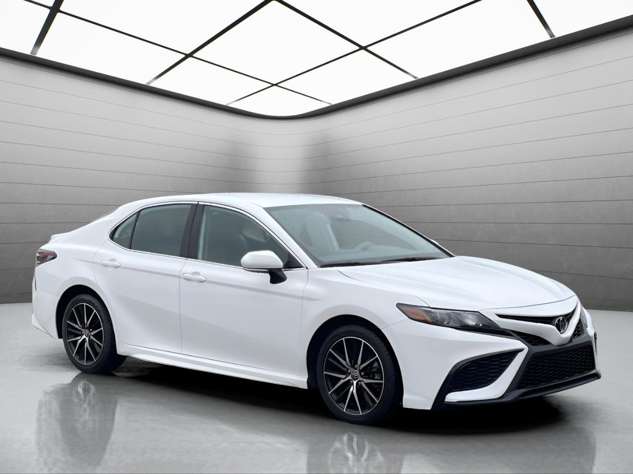 Toyota Camry SE 2024