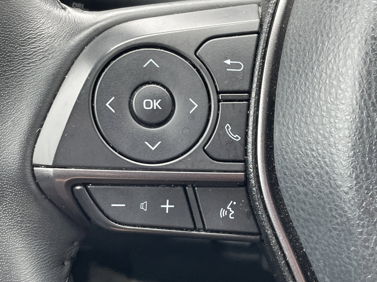 Toyota Camry SE 2024