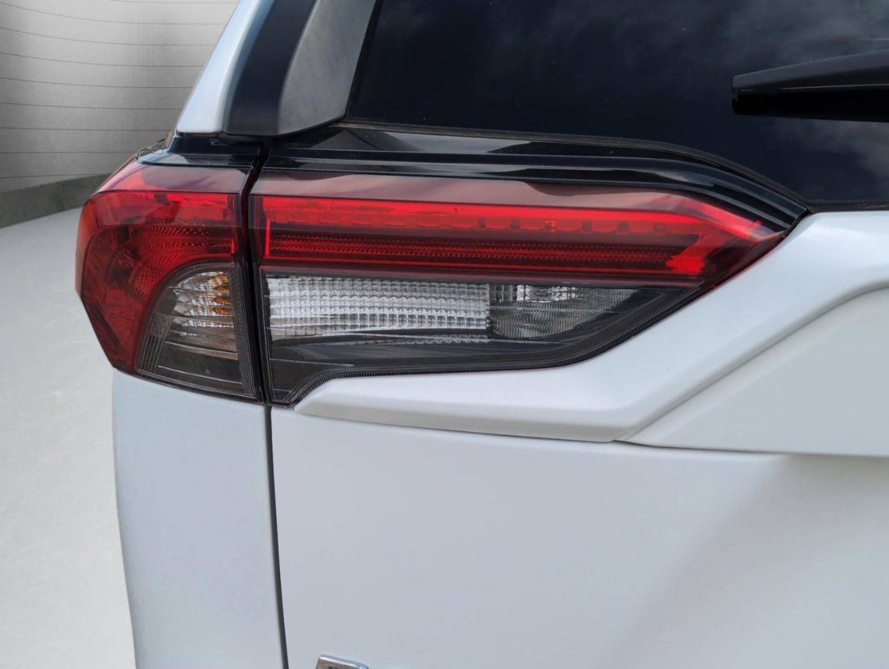 Toyota RAV4 XLE 2024