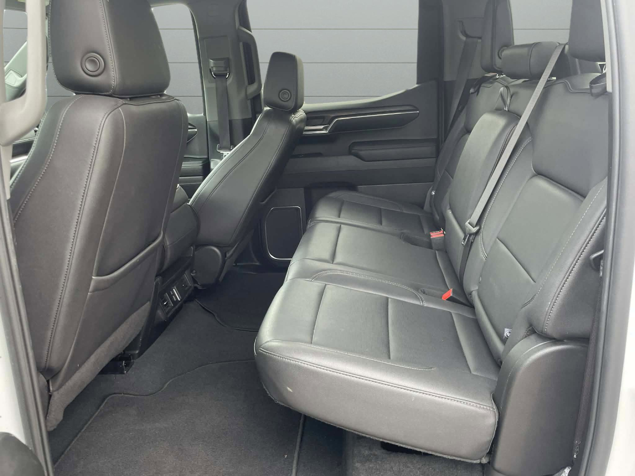 GMC Sierra 1500 SLT Crew Cab 2WD 2024