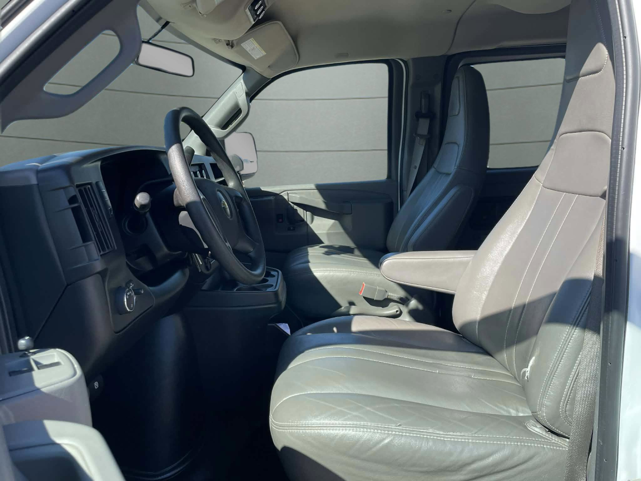 Chevrolet Express LS 2500 2016