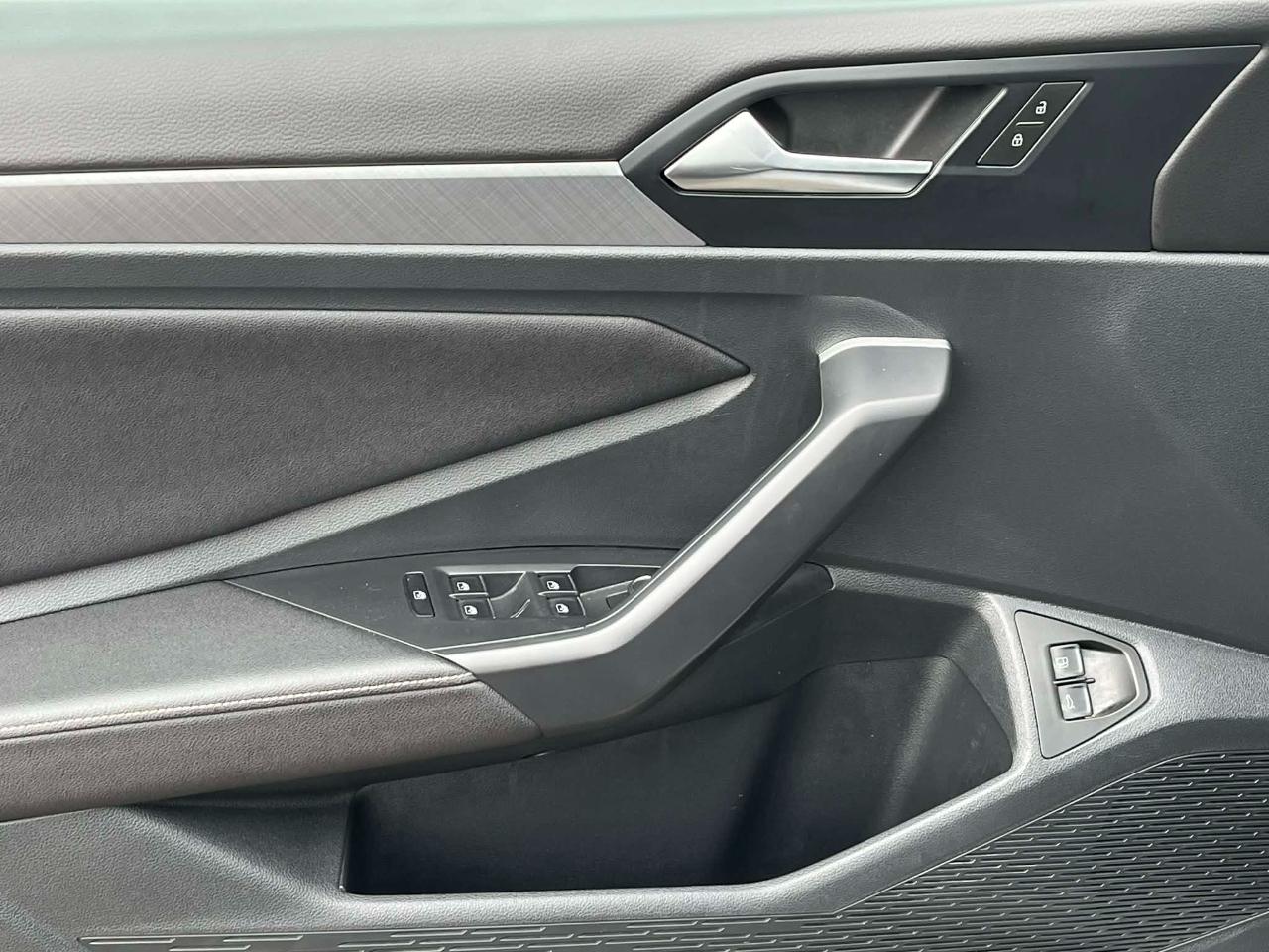 Volkswagen Jetta SE 2024