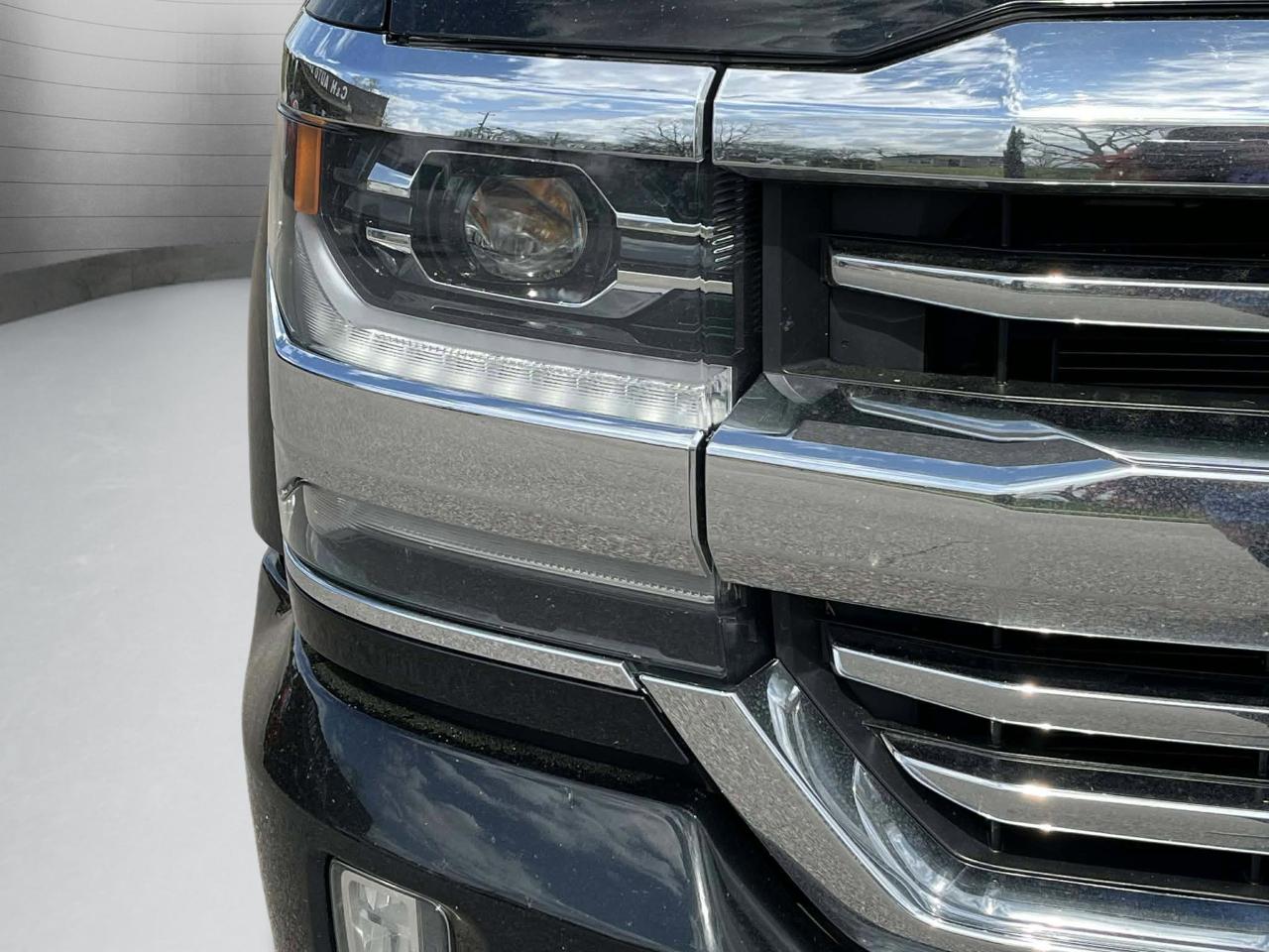 Chevrolet Silverado 1500 High Country Crew Cab Short Box 4WD 2018