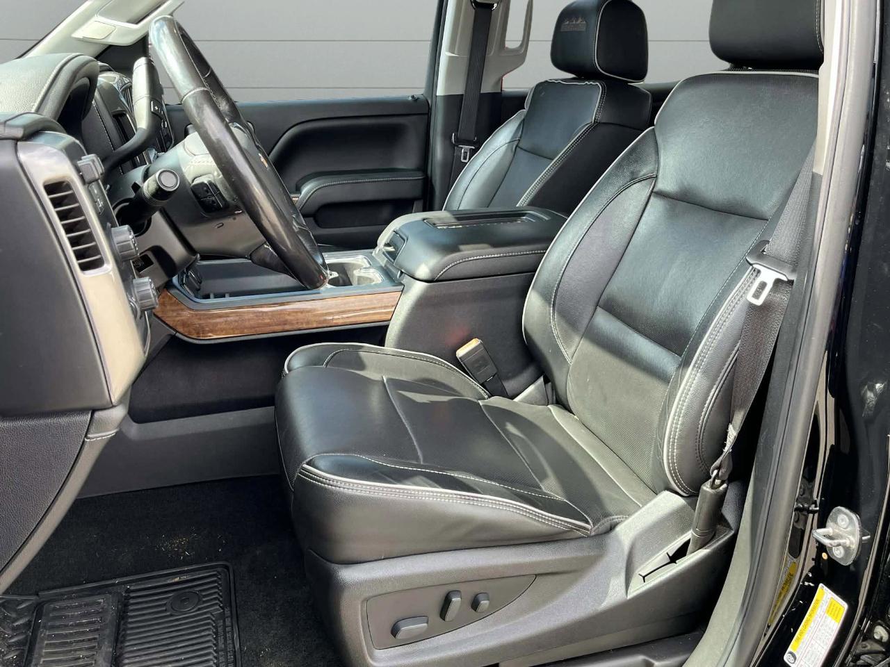 Chevrolet Silverado 1500 High Country Crew Cab Short Box 4WD 2018