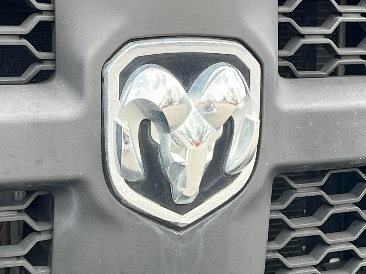 RAM 1500 SSV Crew Cab SWB 4WD 2015