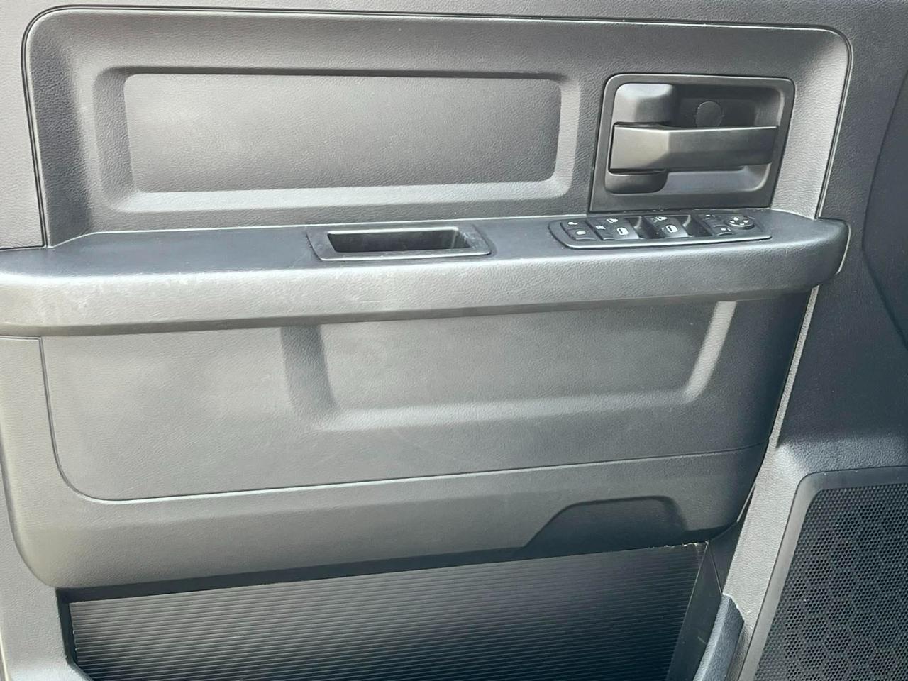 RAM 1500 SSV Crew Cab SWB 4WD 2015