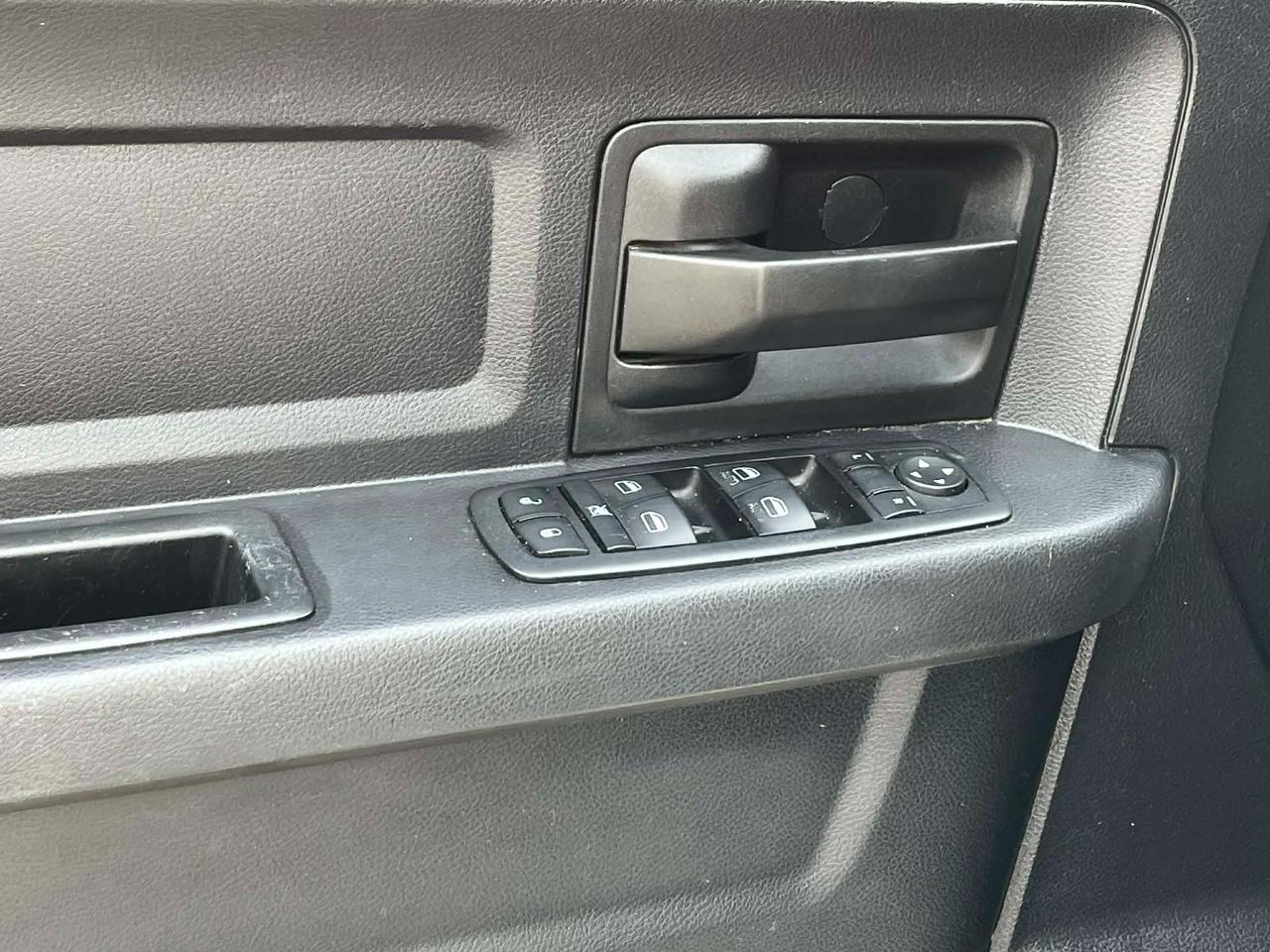 RAM 1500 SSV Crew Cab SWB 4WD 2015