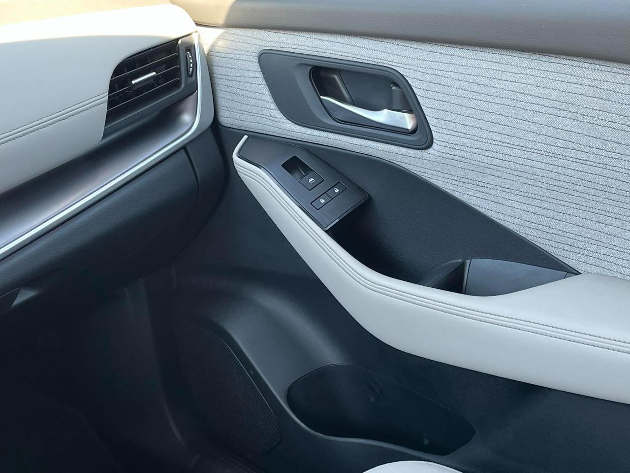 Nissan Rogue SV 2023