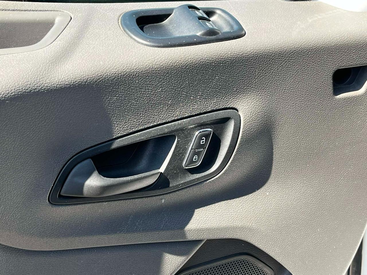 Ford Transit 350 Wagon Low Roof XL w/Sliding Pass. 148-in. WB 2023