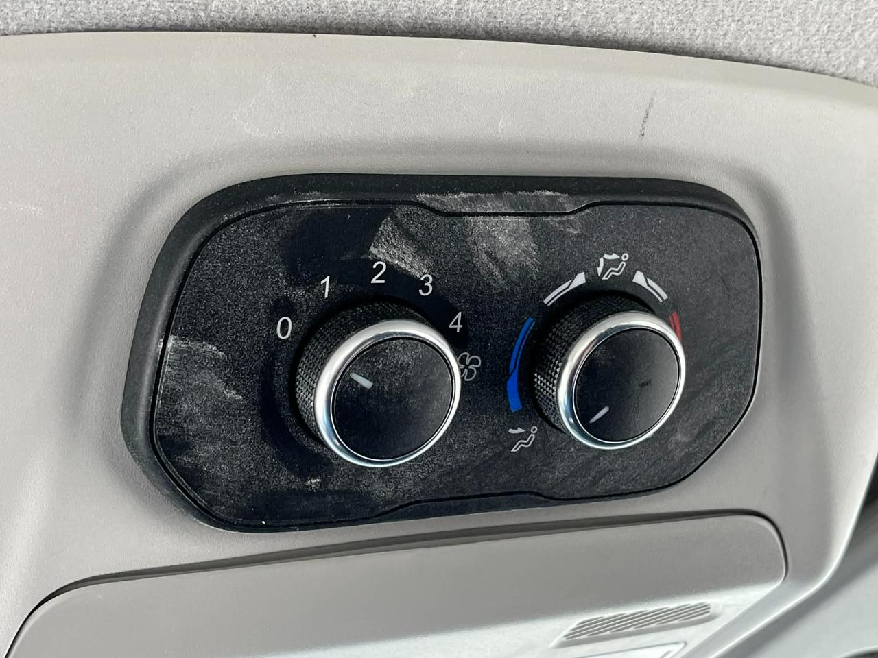 Ford Transit 350 Wagon Low Roof XL w/Sliding Pass. 148-in. WB 2023