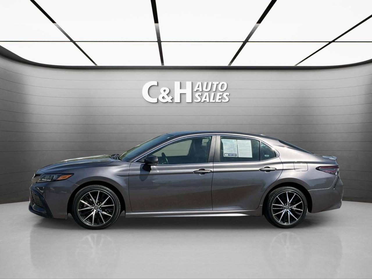 Toyota Camry SE 2024