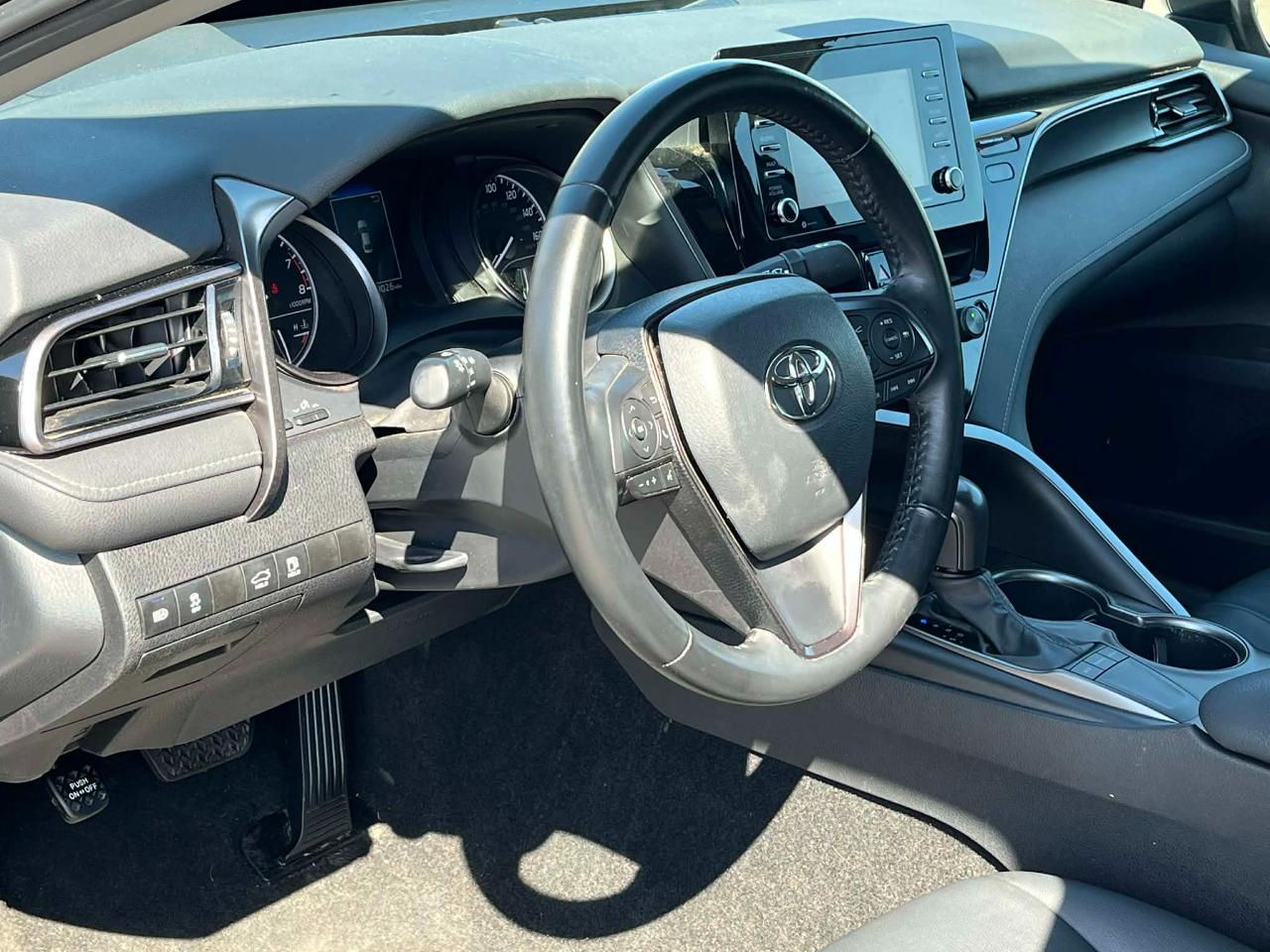 Toyota Camry SE 2024