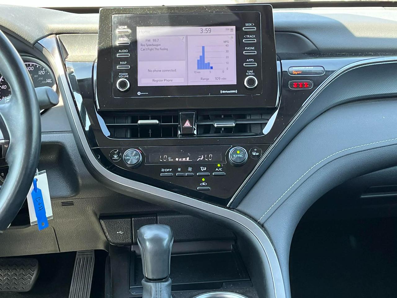 Toyota Camry SE 2024