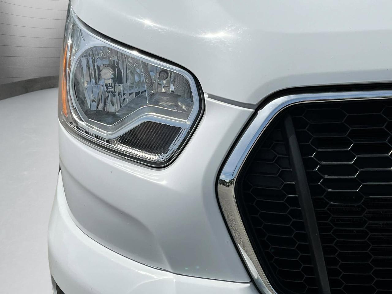 Ford Transit 350 Wagon High Roof XL w/Sliding Pass. 148-in. WB 2022