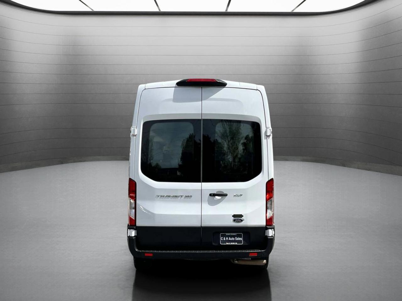 Ford Transit 350 Wagon High Roof XL w/Sliding Pass. 148-in. WB 2022